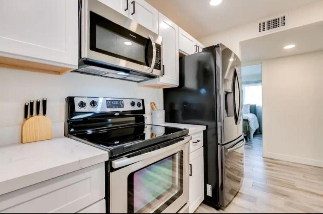 Villa Modern In Old Litchfield *