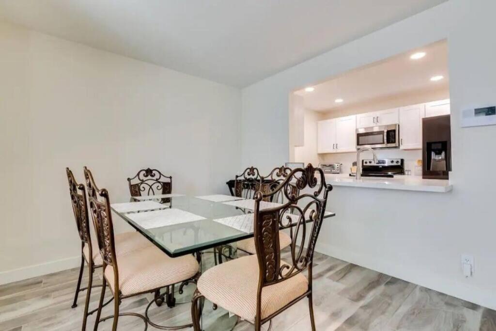 Modern In Old Litchfield Villa *