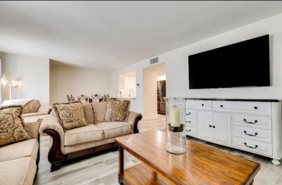 Modern In Old Litchfield Villa